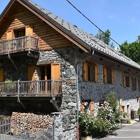 Bed & Breakfast La Cle Des Bois 3*