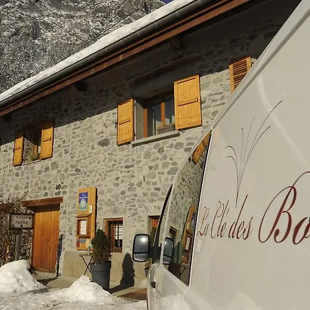 Alojamento de Acomodação e Pequeno-almoço La Cle Des Bois 3*