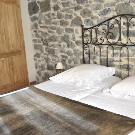 Bed & Breakfast La Cle Des Bois 3*