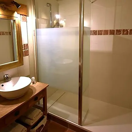 La Cle Des Bois Bed & Breakfast