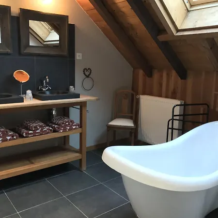 Couette-café La Clé Des Bois 3*